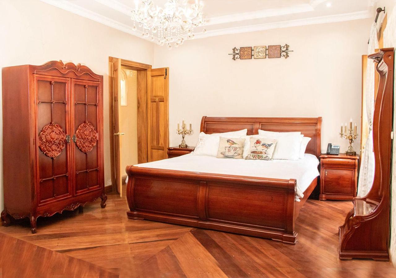 Hotel Boutique Casa Ruth En קואנקה מראה חיצוני תמונה