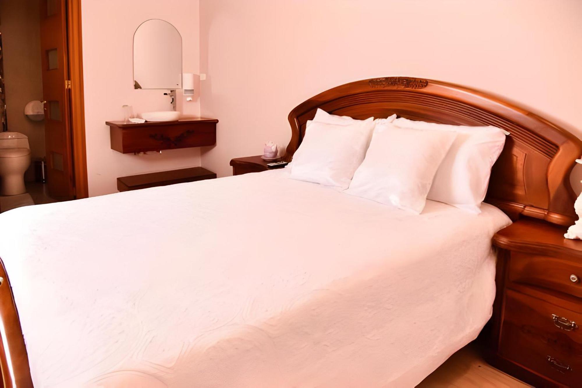 Hotel Boutique Casa Ruth En קואנקה מראה חיצוני תמונה
